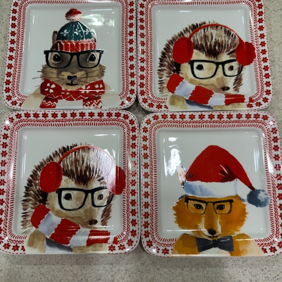 Ciroa woodland creatures celebrate winter set of 4 desert/appetizer plates 6x6 - Picture 2 of 10